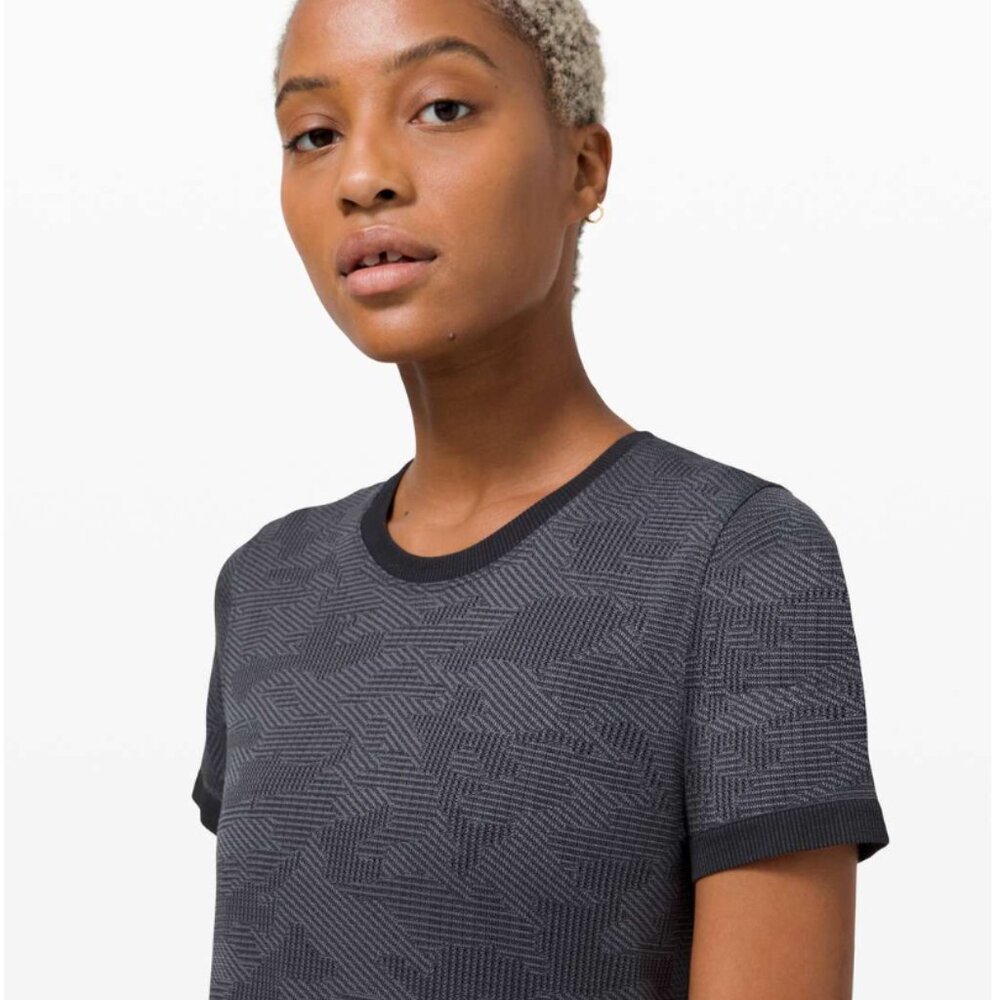 Lululemon Swiftly Breathe Short Sleeve Camo Vented Camo Black / Asphalt Grey - Picture 4 of 8
